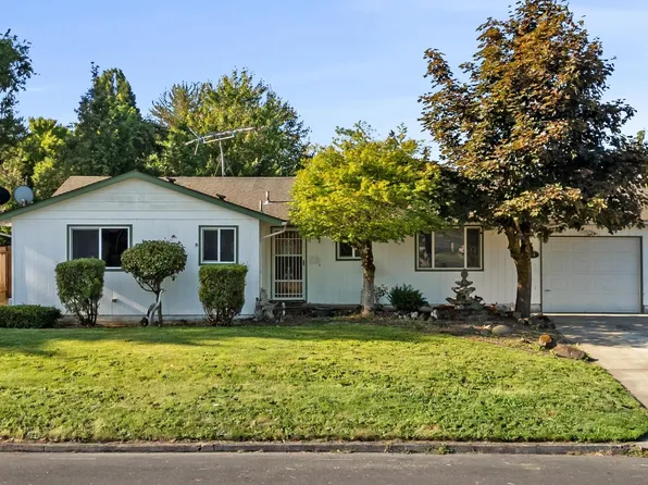 435 Maple Dr, Independence, OR 97351