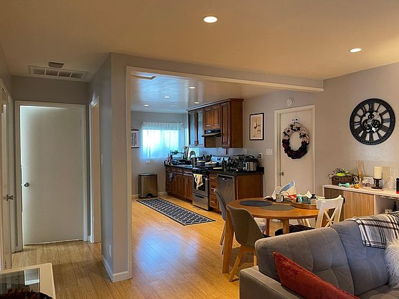 2nd image of 885 Park Dr #A