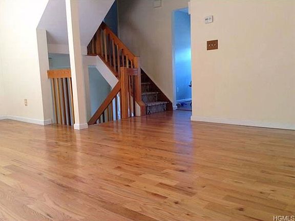 3rd image of 40 Mayer Dr