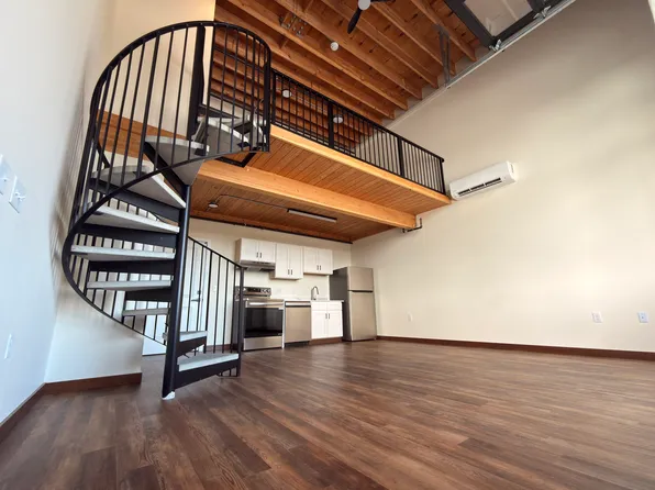 2550 NE Sandy Blvd #315, Portland, OR 97232
