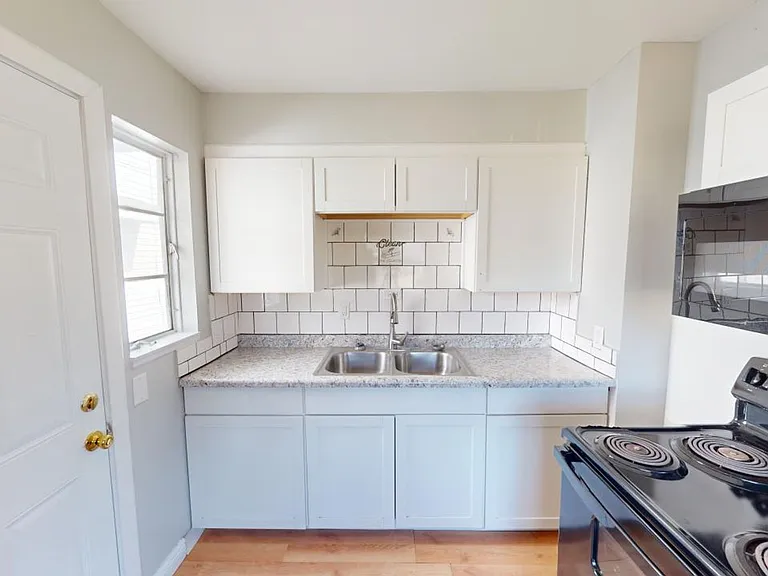 388 S Powell Ave — Photo 1
