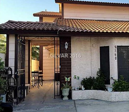 2nd image of 8160 Spur Ct