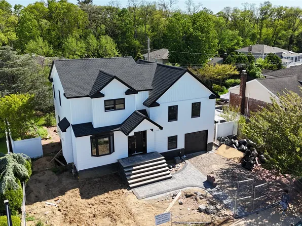 38 Grant Street, South Farmingdale, NY 11735