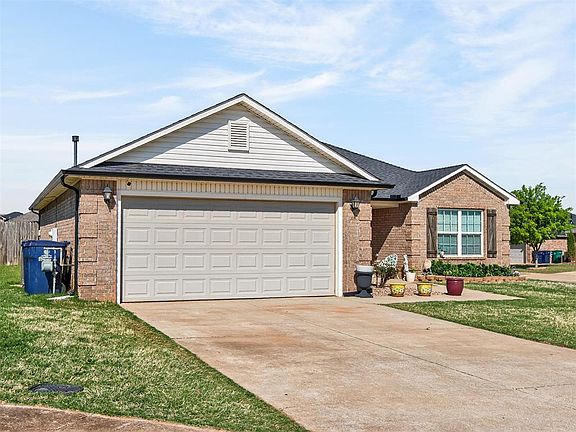 2nd image of 2701 Red Pine Cir