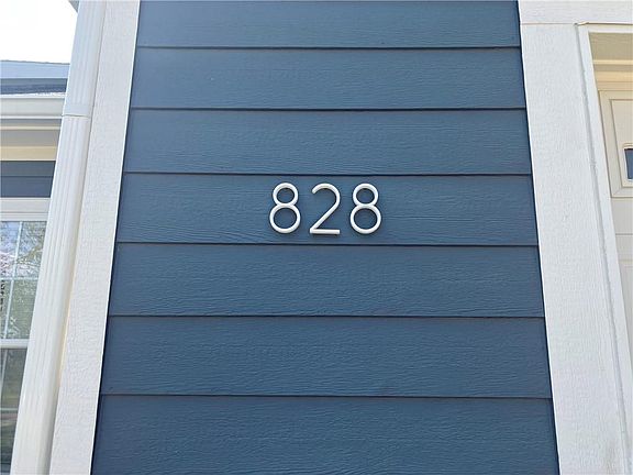 5th image of 828 N 7th Street Ct