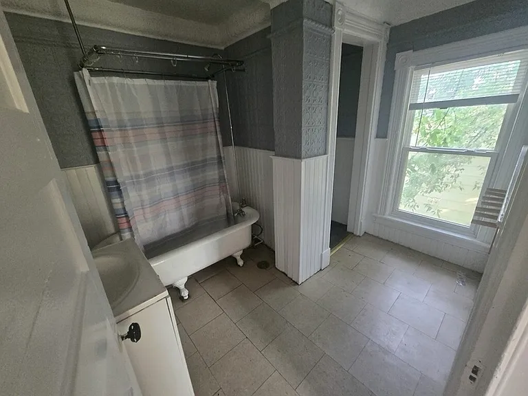 334 Clay St — Photo 3