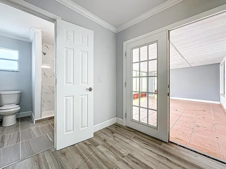 3230 Caulfield St — Photo 12