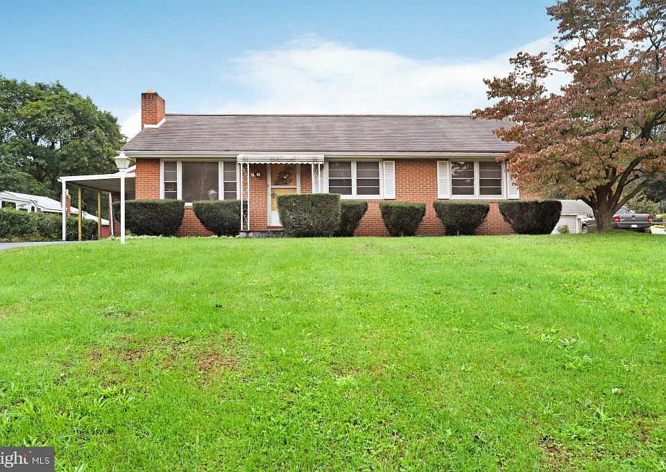 1st image of 17537 Woodlawn Dr