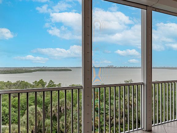 5th image of 201 Vintage Bay Dr Unit 26