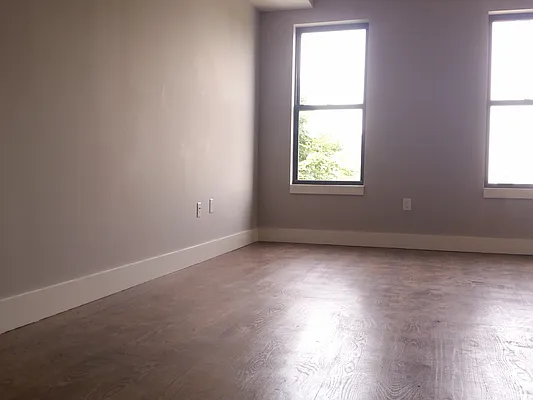 Rented by Evergreen Apartments BK | media 22