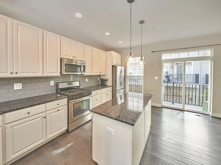 256 Bluemont Branch Ter SE — Photo 24