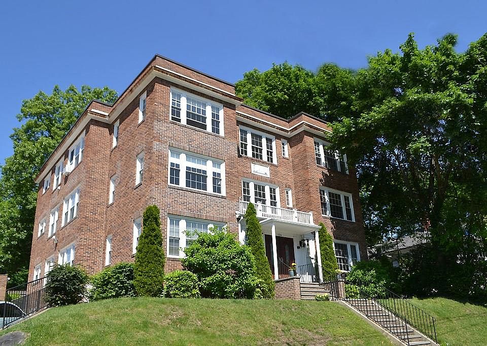 1st image of 124 Blackstone Blvd APT 6