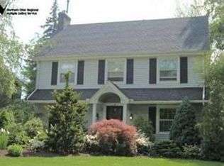 3024 Chadbourne Rd, Shaker Heights, OH 44120