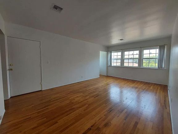 5th image of 3713 1/2 Selby Ave #1/2