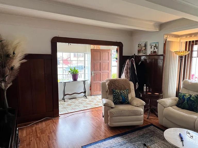 291 Watson St — Photo 4