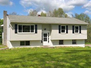 17 N Mabbettsville Rd, Millbrook, NY 12545