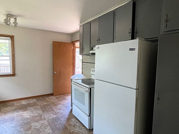5th image of 2512 Como Ave SE