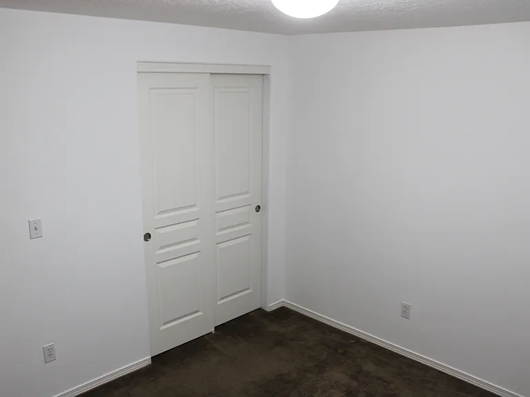 1409 E Raymond Dr — Photo 19