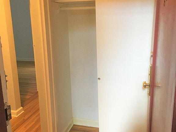 3rd image of 18 Lawrence Dr APT A