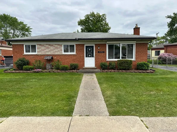 17993 Maybury Dr, Clinton Township, MI 48035