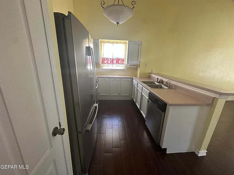 408 Hadley Pl — Photo 17