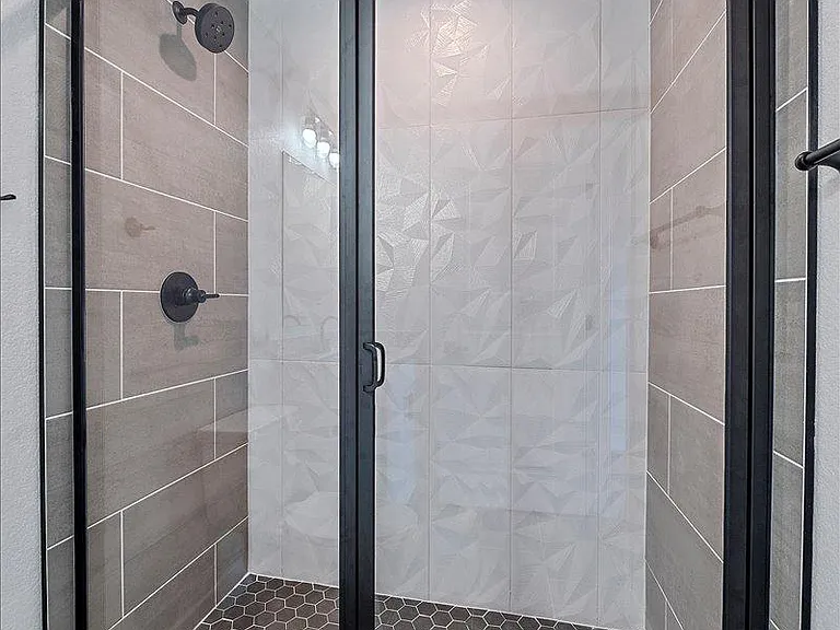 1338 Benton St — Photo 27
