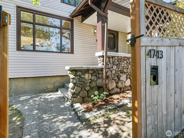 4743 5th Avenue NE, Seattle, WA 98105