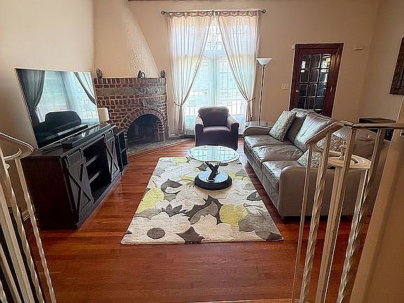 5th image of 130-20 227th St