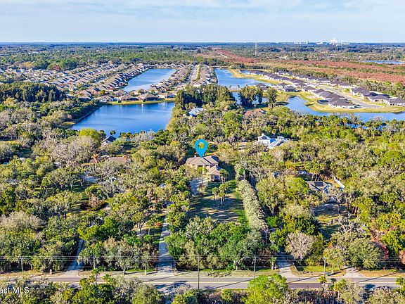 3rd image of 450 E Hall Rd