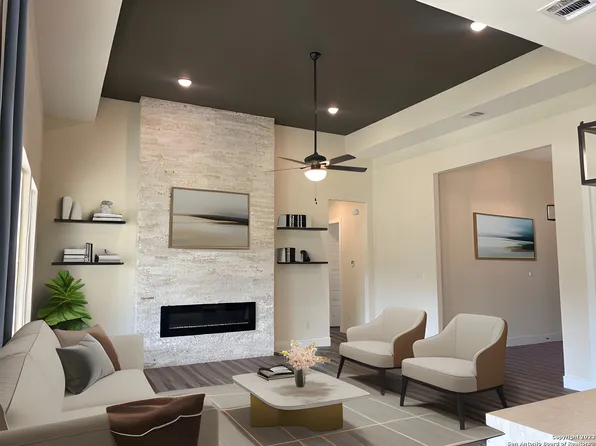 405 Eagle Ln, Fischer, TX 78623