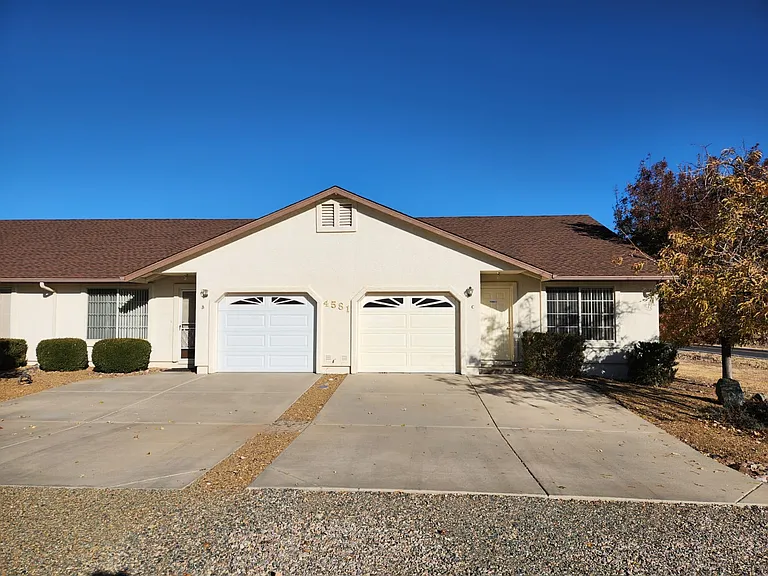 4581 McClintock Cir #B — Photo 3