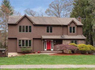 27 Dominic Dr, Rockaway, NJ 07866