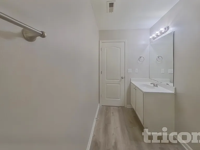 513 Gentle Breeze Ln — Photo 14