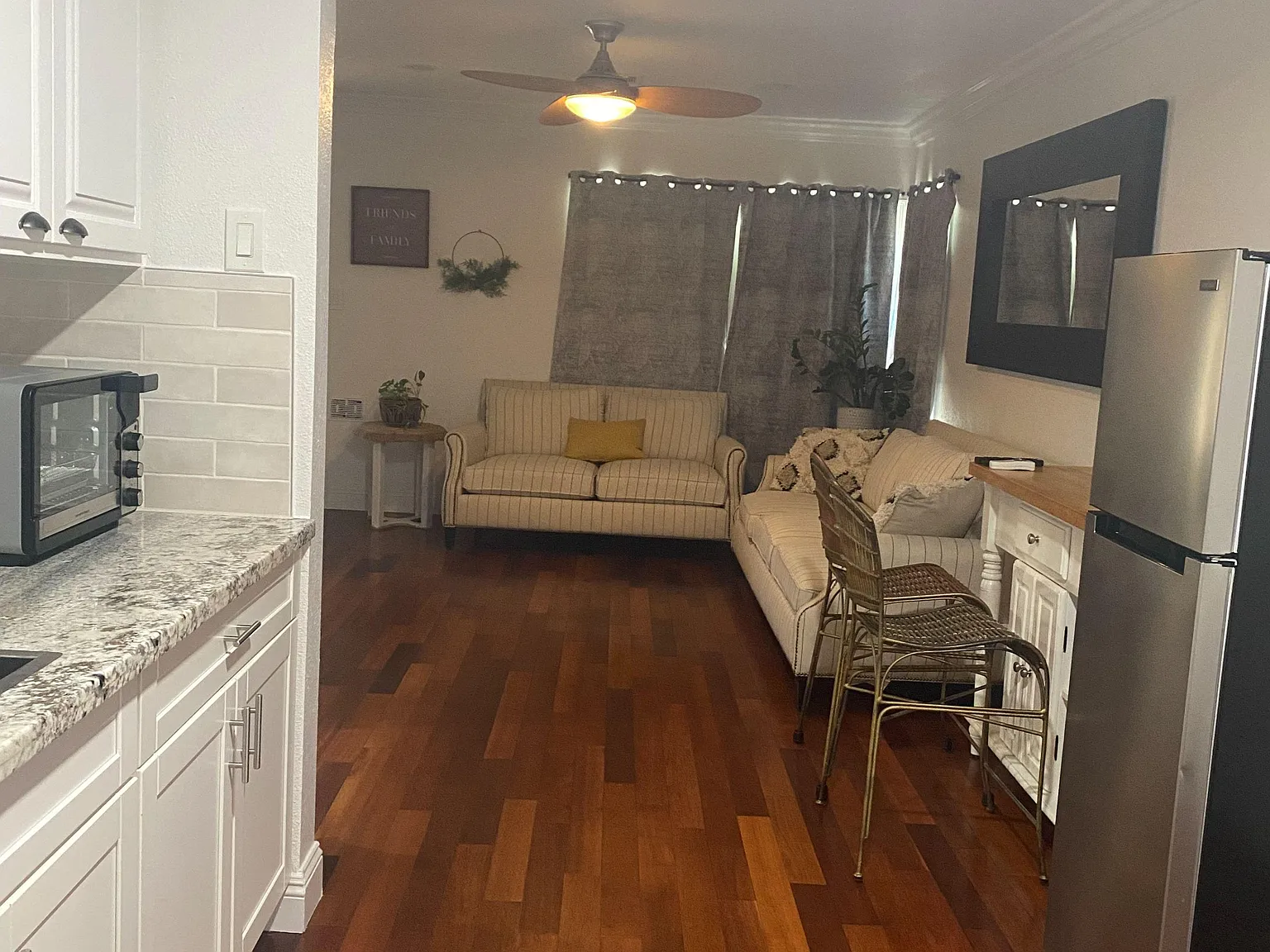 2 bed, 1.0 bath, 1890 sqft, $1,577 — Photo 4