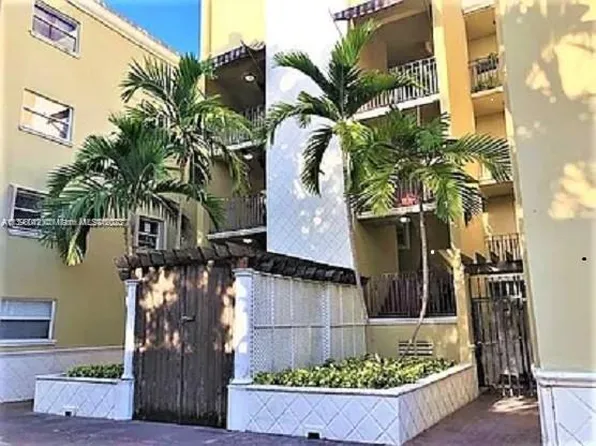 444 SW 4th St APT 102, Miami, FL 33130