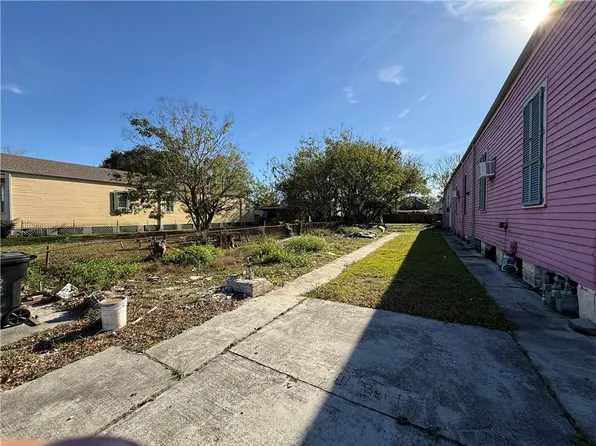 3132 N Robertson St, New Orleans, LA 70117