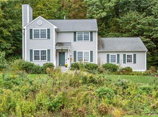 21 Meadow Glen Dr, Lincoln, RI 02865