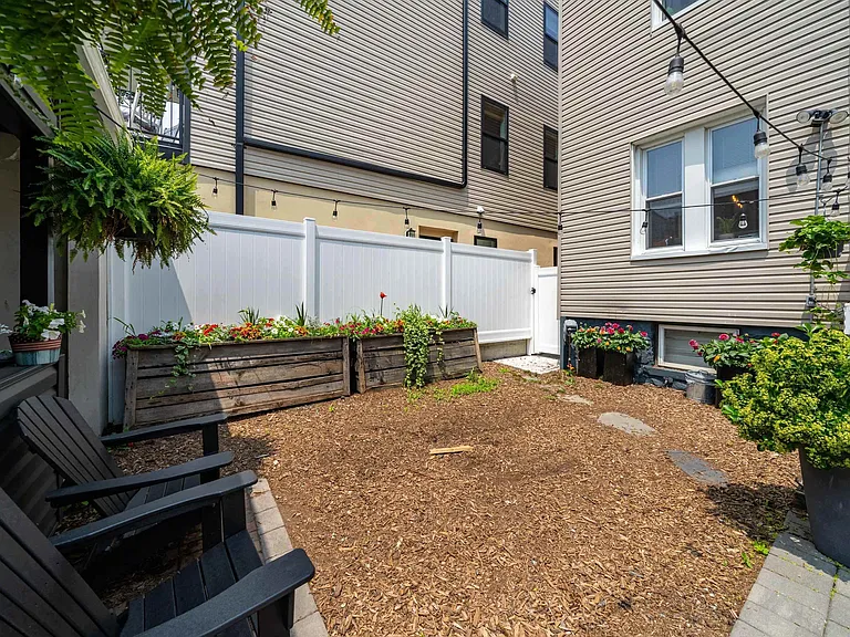 27 Reservoir Ave #1 — Photo 16