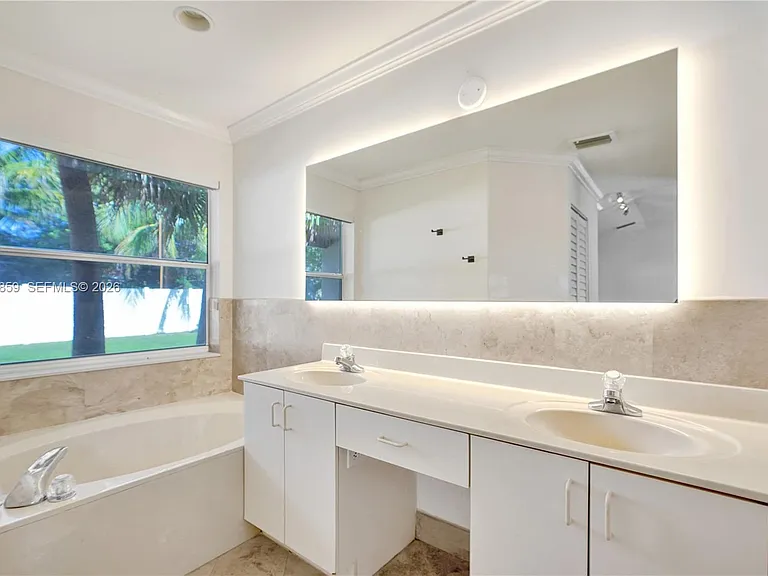 658 Stanton Dr — Photo 38