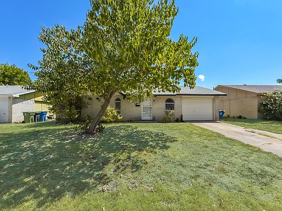 3rd image of 1062 Elmwood Dr