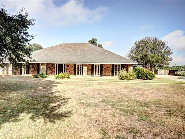 1034 Parkway Dr, Natchitoches, LA 71457