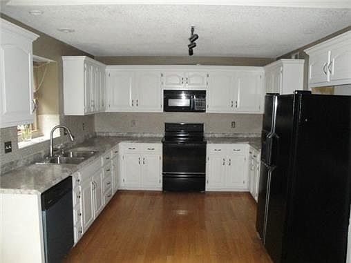 2nd image of 4723 Reinhardt Dr