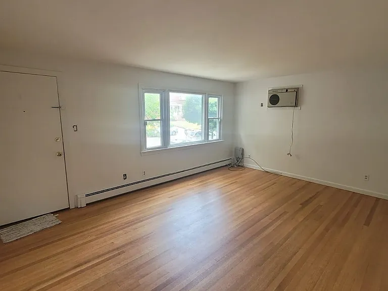 360 New York Ave #1 — Photo 9