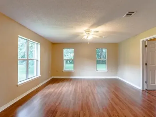 7670 Whiting Field Cir, Milton, FL 32570