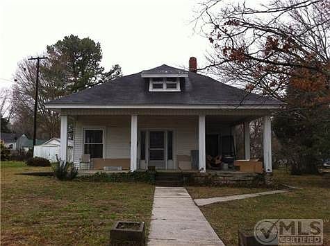 2nd image of 442 Cherry St