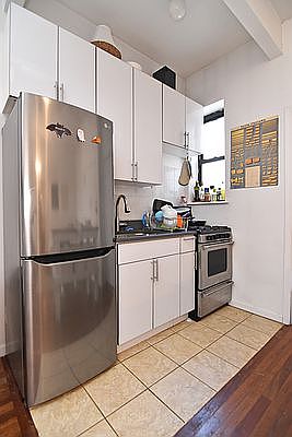 4th image of 170 Allen St #5C
