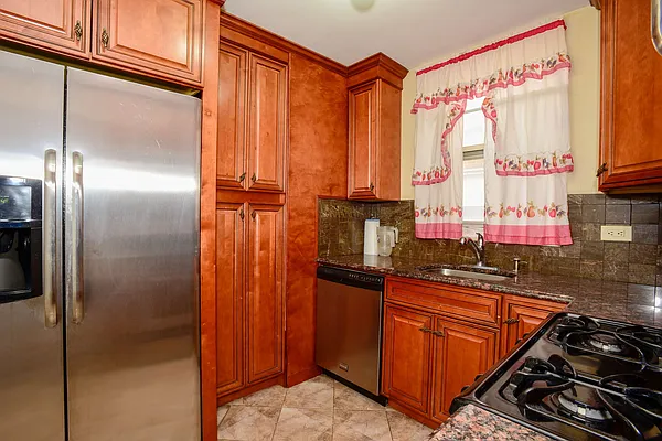 Sold by Reliable Sell & Buy Realty Inc | media 17