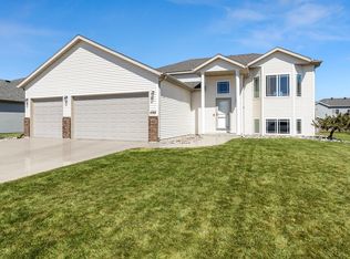 4745 48th Ave S, Fargo, ND 58104