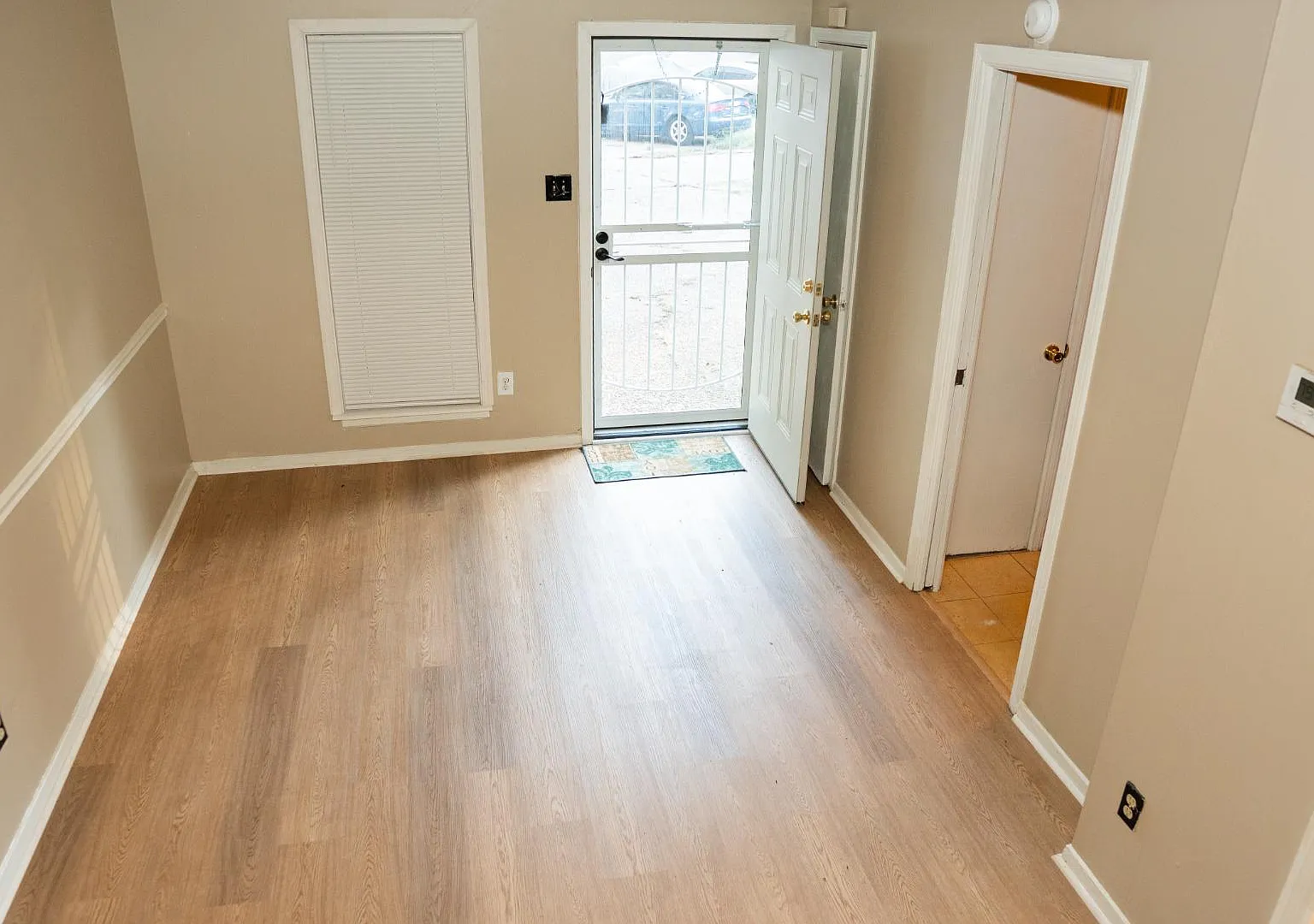 3116 Monterrey Sq - Monterrey Unit 2 — Photo 2
