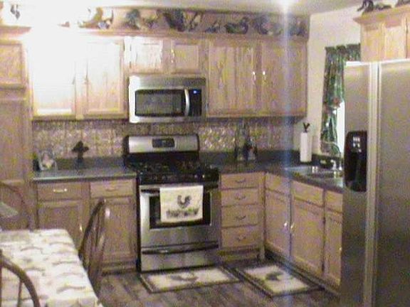 4th image of 305 S Walker St